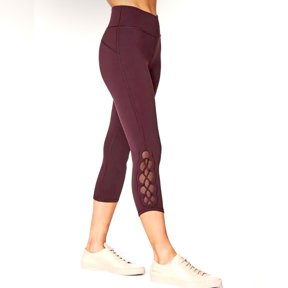 Lululemon Tied To It Crop 21" Black Cherry 6 Leggings Full-On Luxtreme EUC - Picture 1 of 5